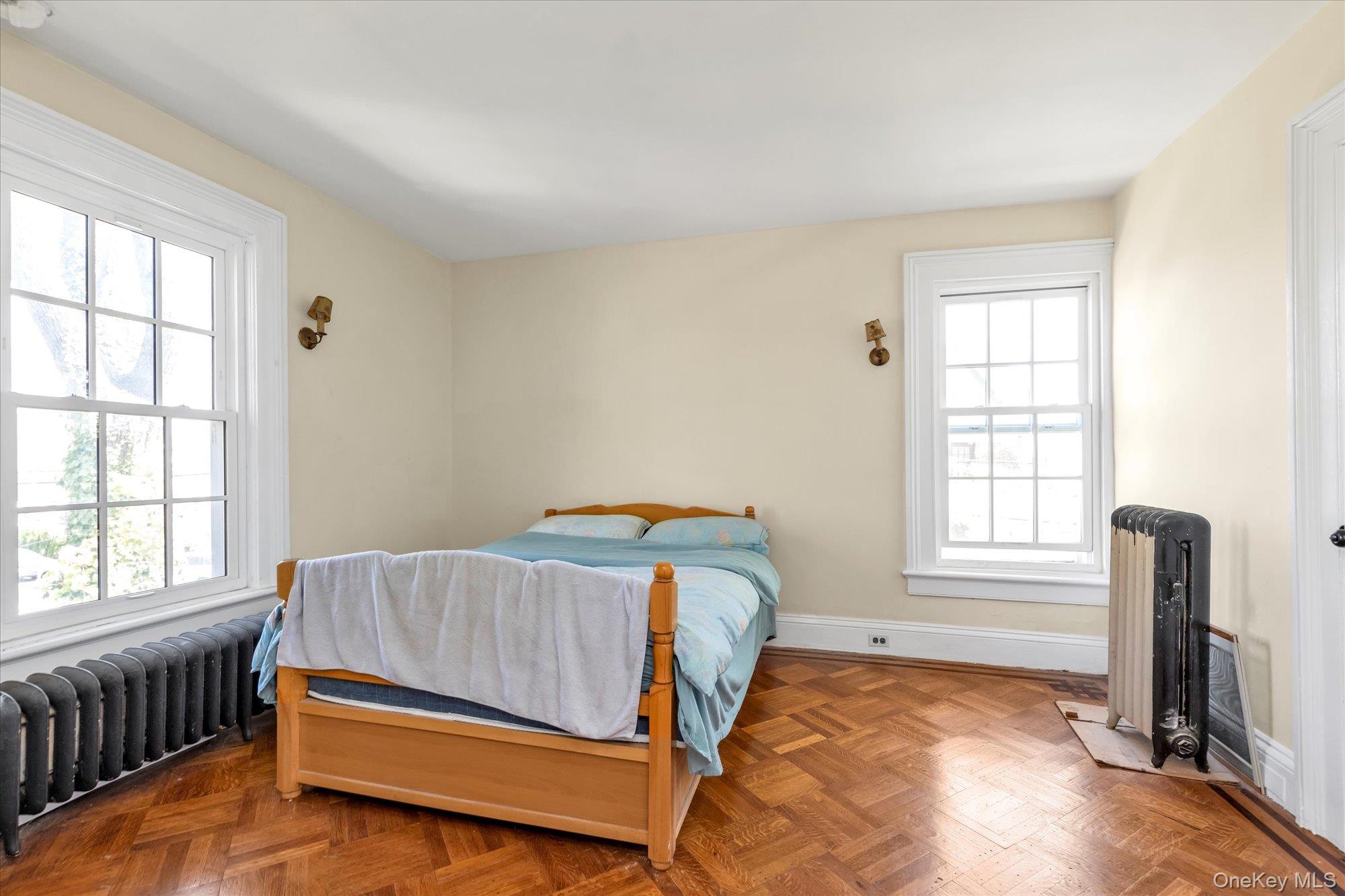 #9 photo, 39-26/24 213 Street, Bayside , NY 11361