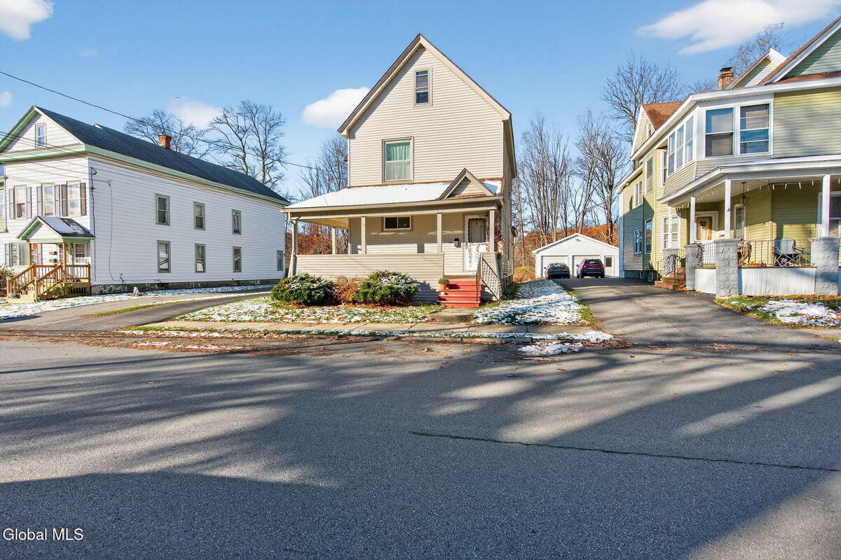 #2 photo, 386-388 Locust Avenue, Amsterdam , NY 12010