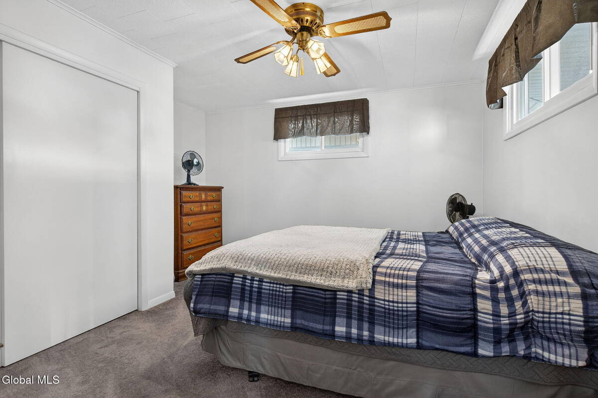 #22 photo, 386-388 Locust Avenue, Amsterdam , NY 12010