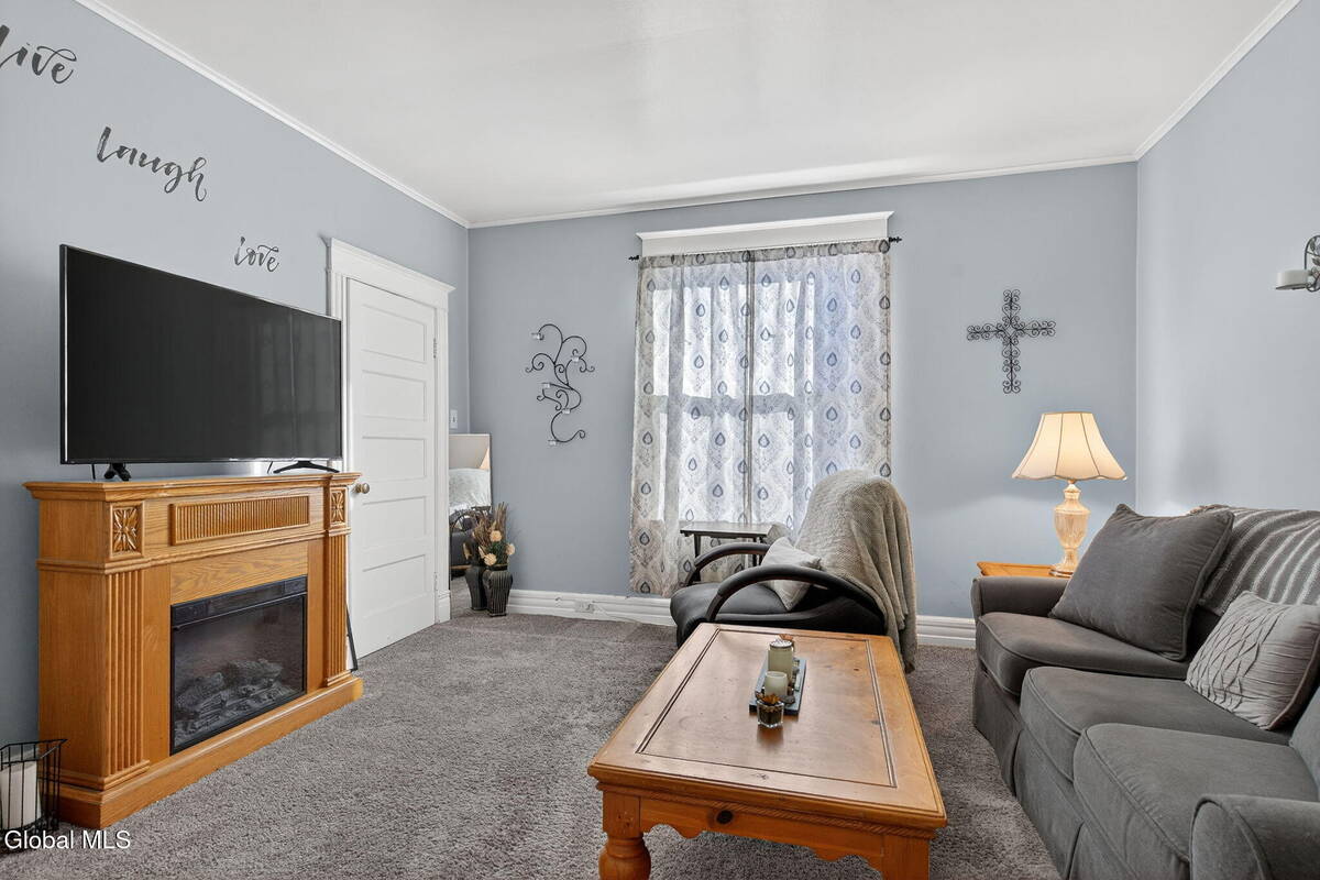 #26 photo, 386-388 Locust Avenue, Amsterdam , NY 12010