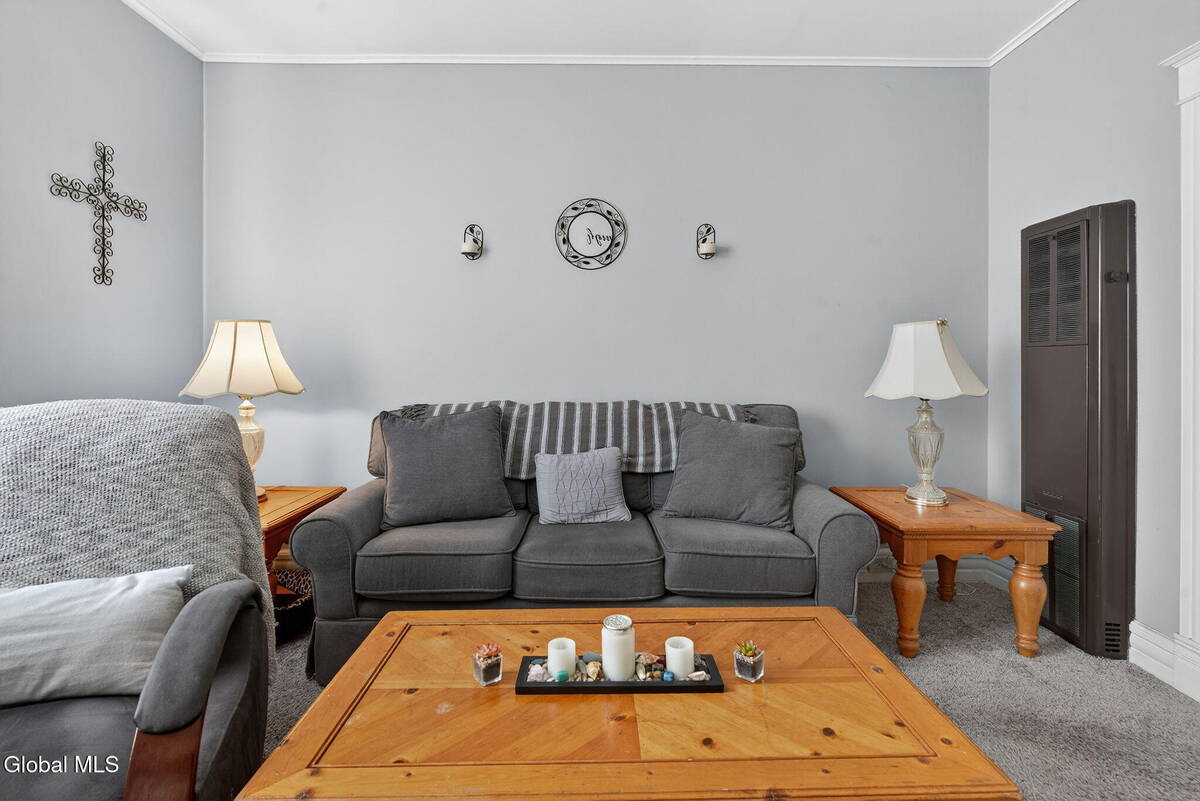 #28 photo, 386-388 Locust Avenue, Amsterdam , NY 12010