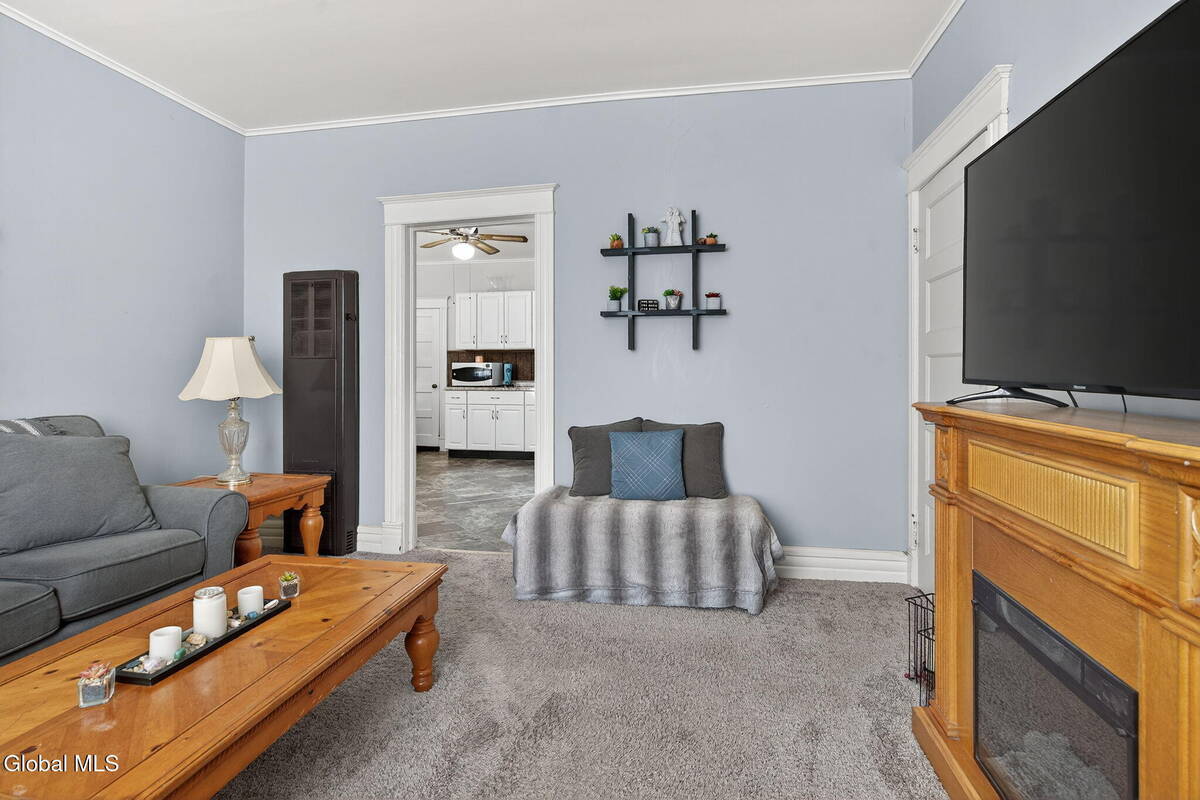 #29 photo, 386-388 Locust Avenue, Amsterdam , NY 12010