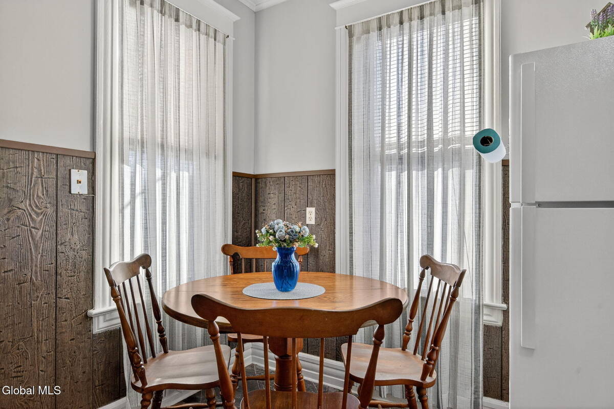 #30 photo, 386-388 Locust Avenue, Amsterdam , NY 12010