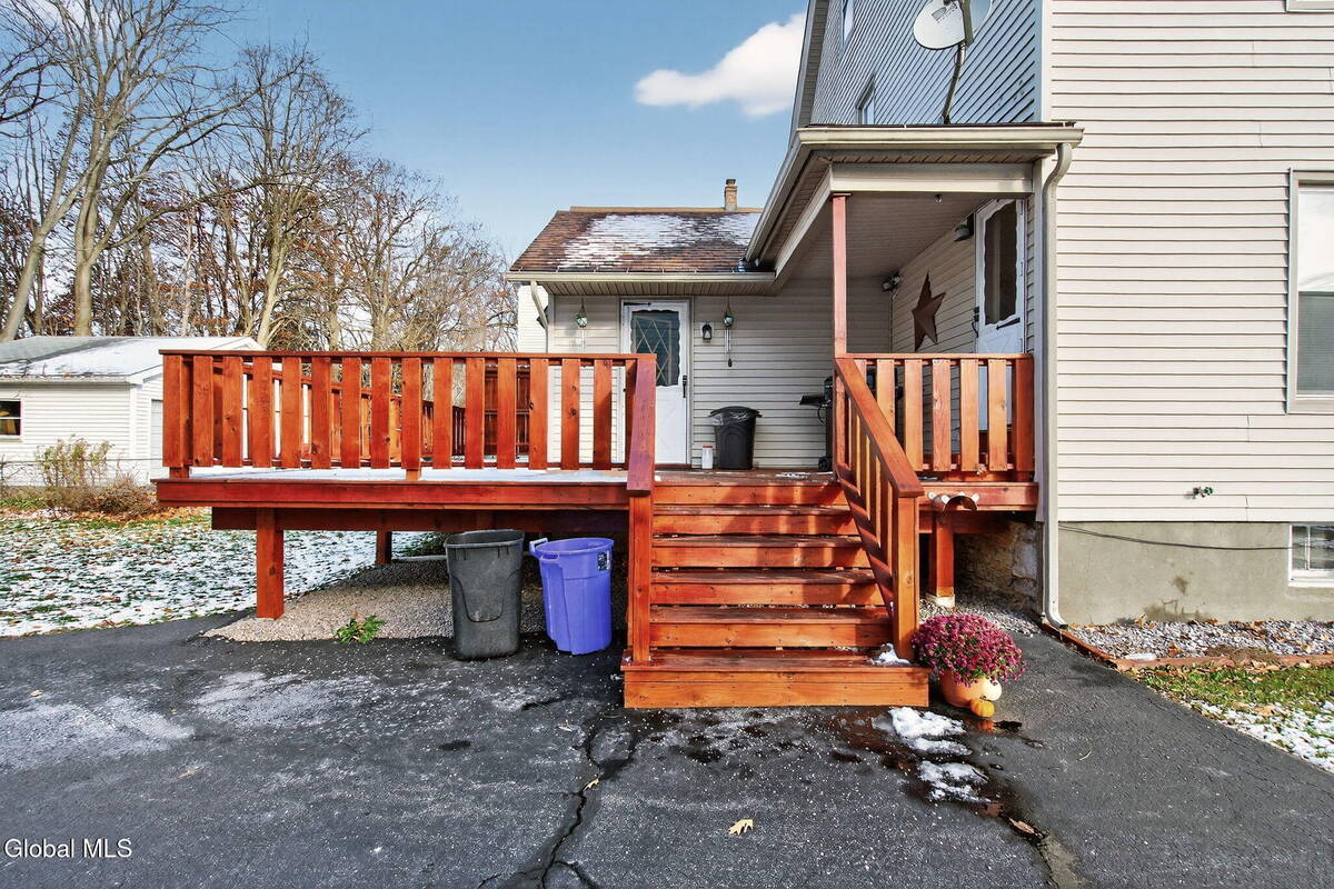 #46 photo, 386-388 Locust Avenue, Amsterdam , NY 12010