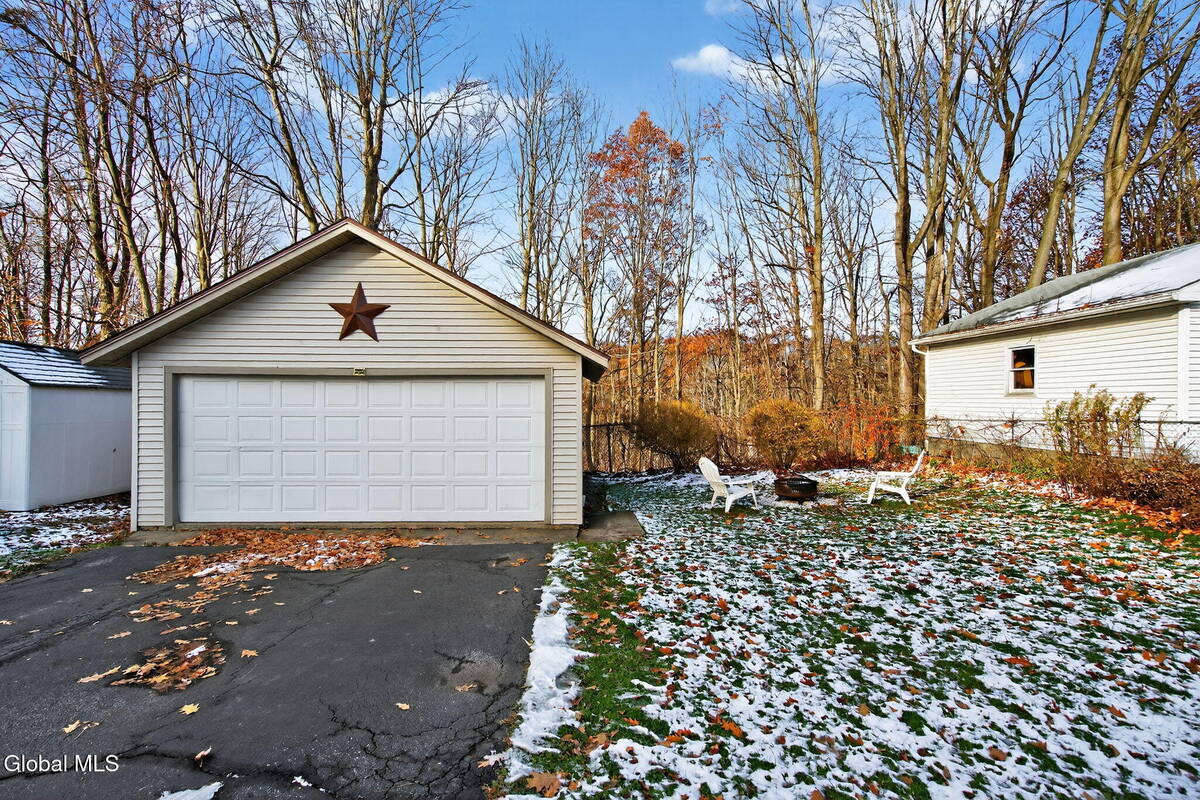 #50 photo, 386-388 Locust Avenue, Amsterdam , NY 12010