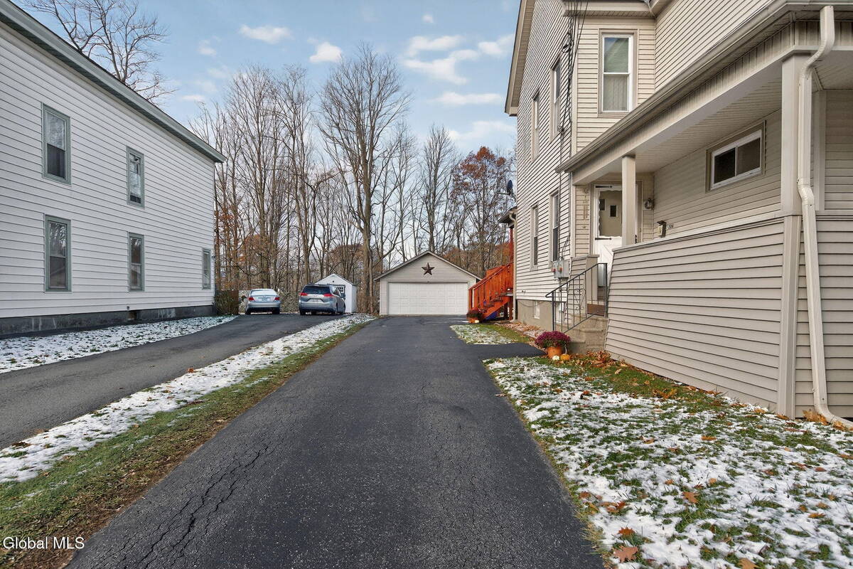 #52 photo, 386-388 Locust Avenue, Amsterdam , NY 12010