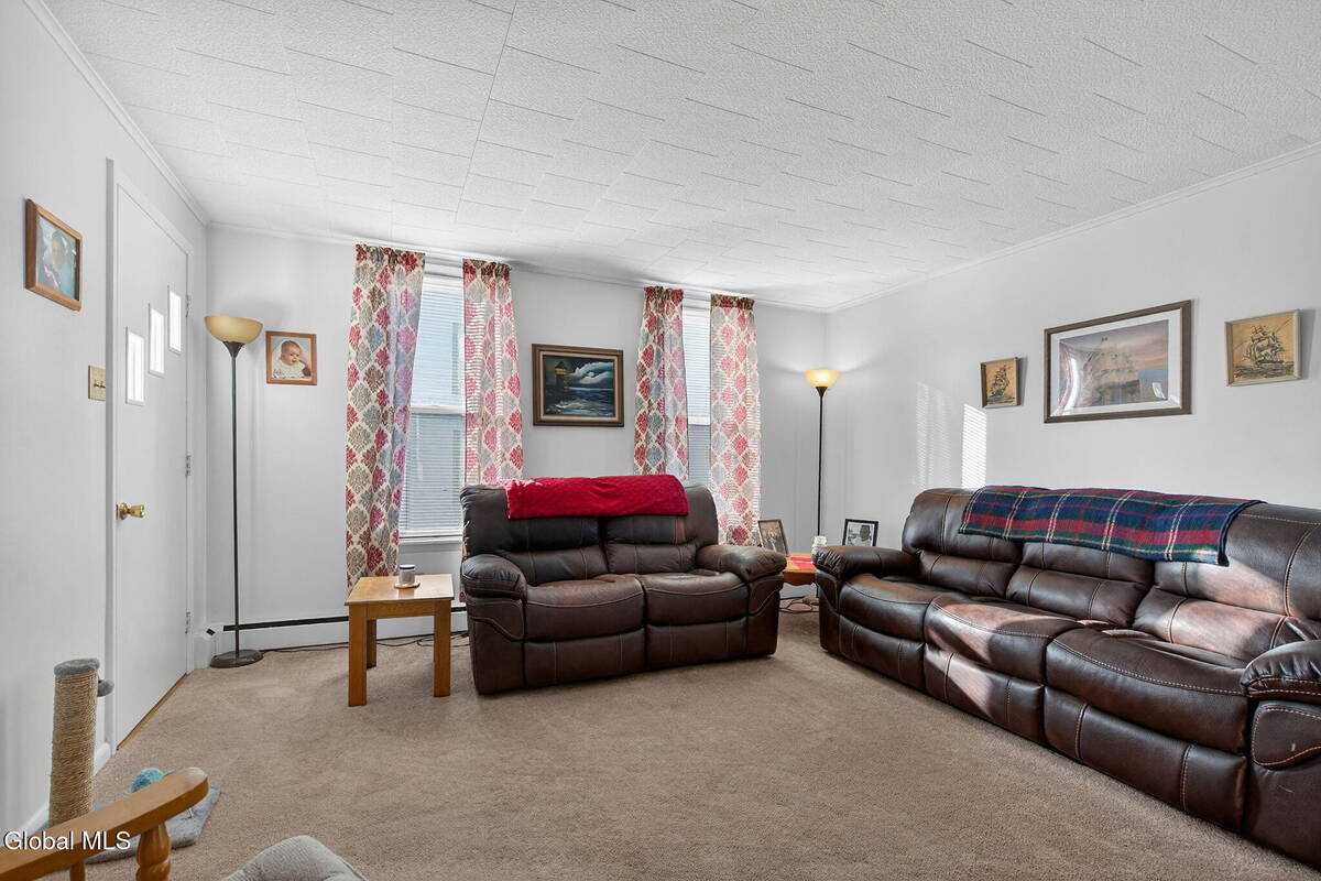 #7 photo, 386-388 Locust Avenue, Amsterdam , NY 12010