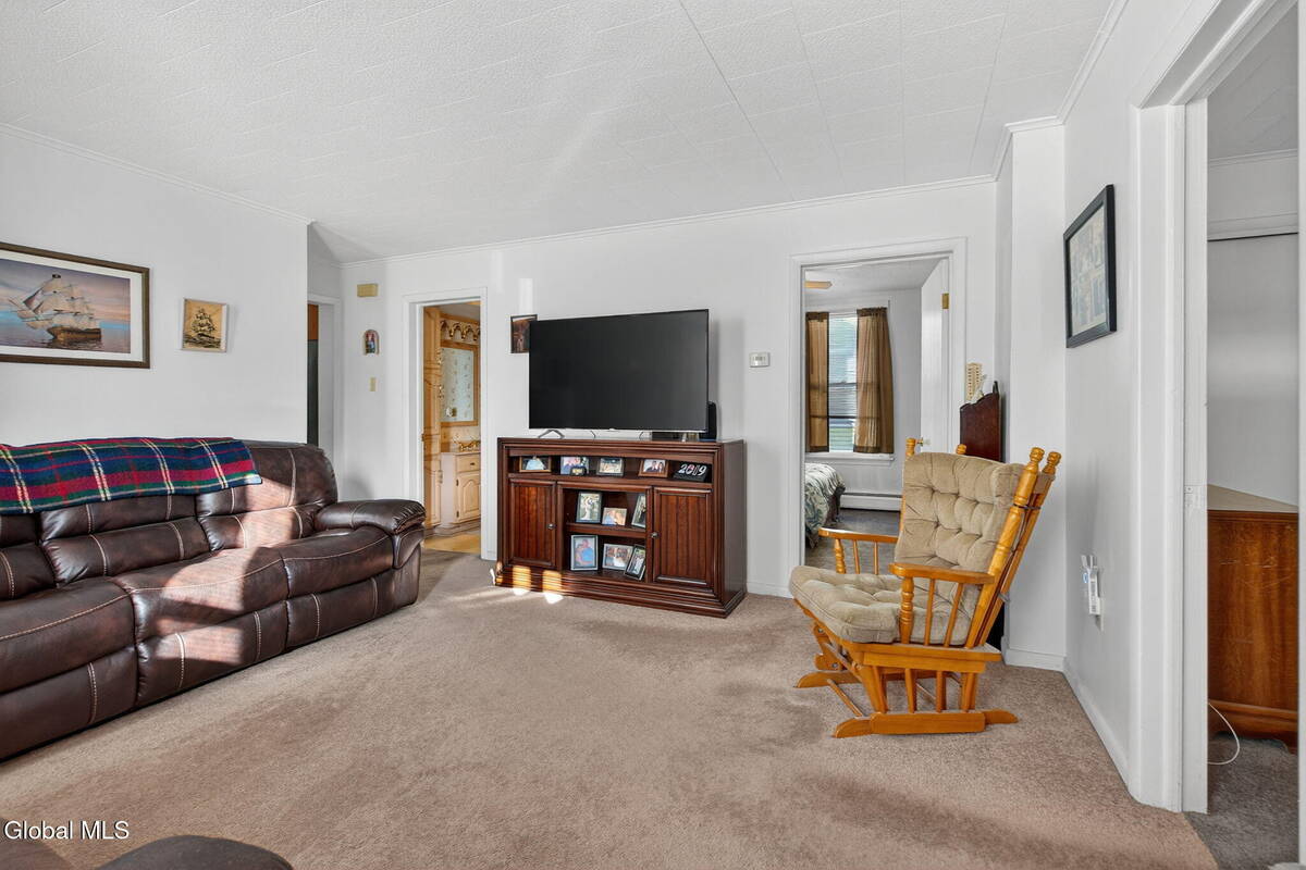 #9 photo, 386-388 Locust Avenue, Amsterdam , NY 12010