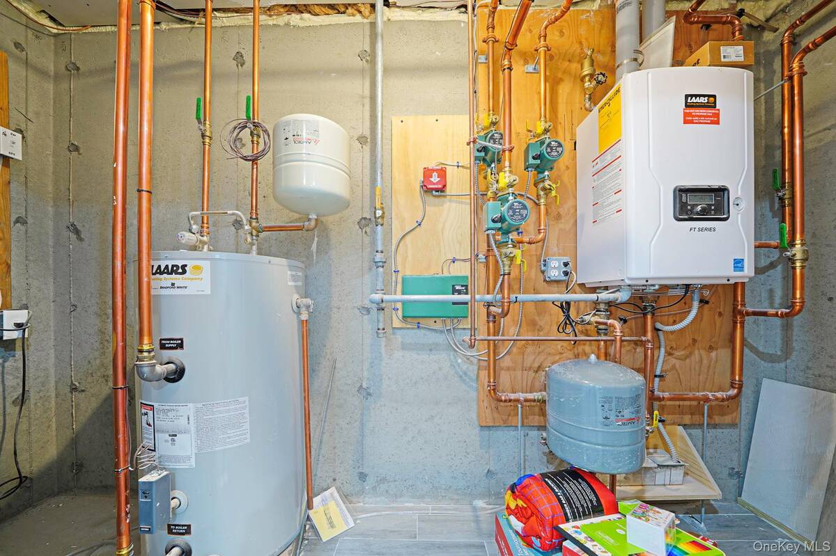 #23 photo, 120 4th Street, Saint James , NY 11780