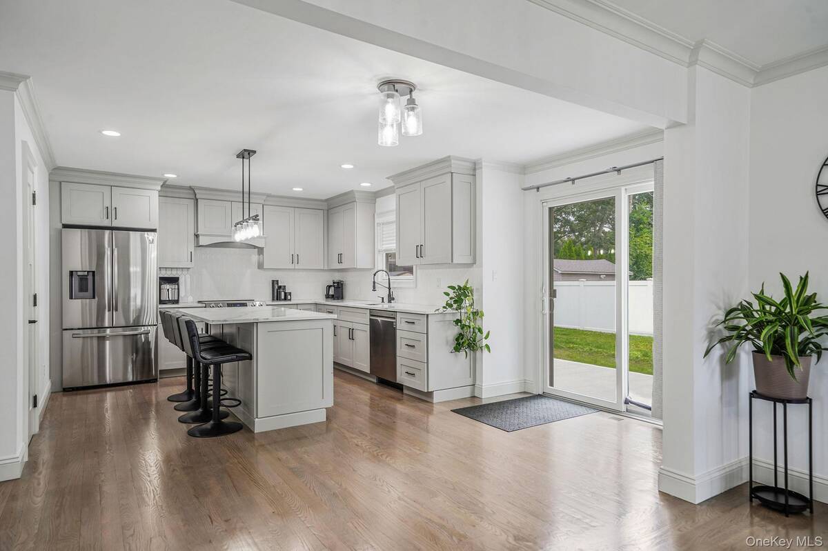 #6 photo, 120 4th Street, Saint James , NY 11780