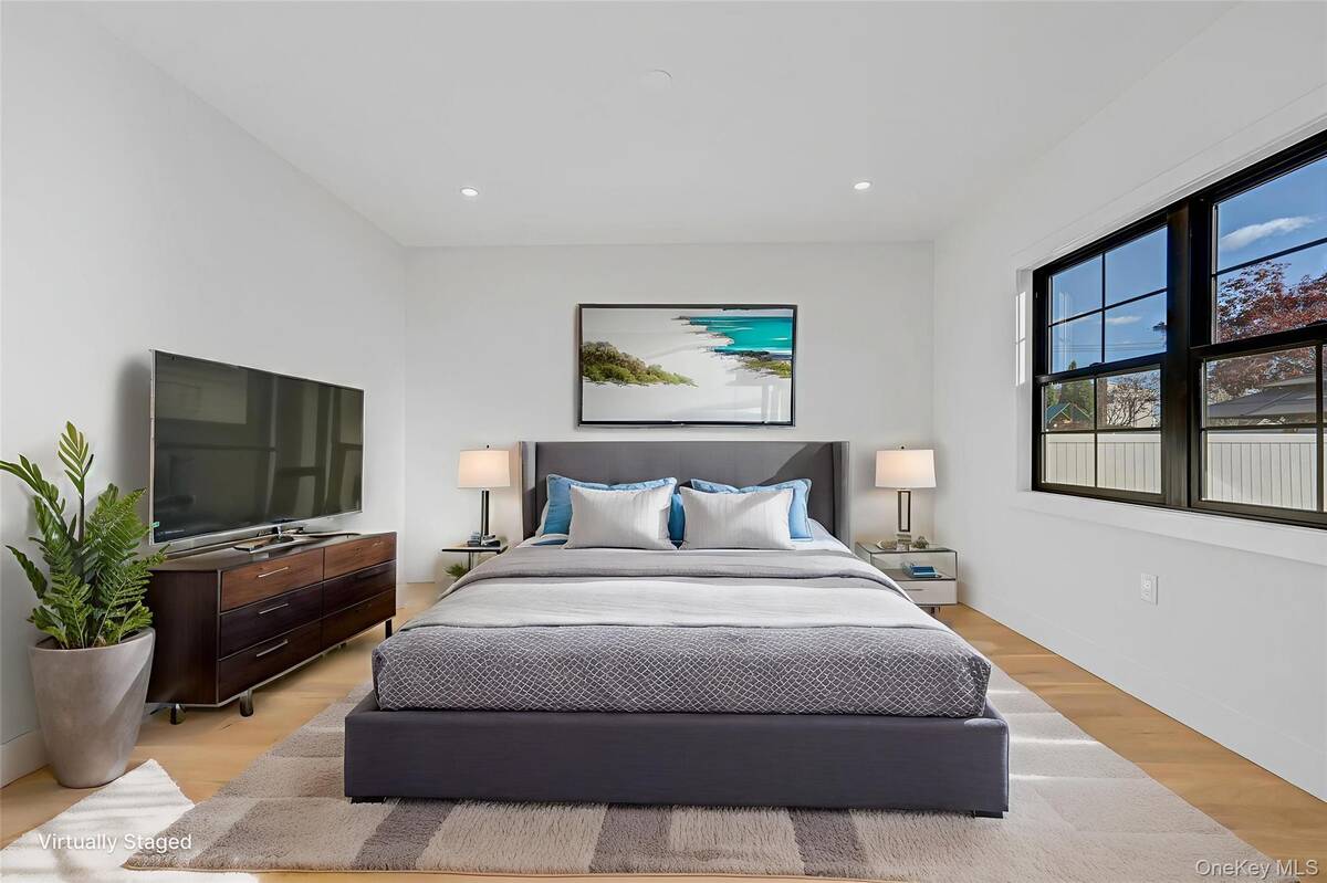 #22 photo, 2386 Marlboro Street, East Meadow , NY 11554