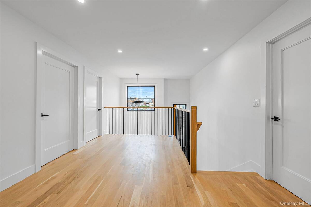 #25 photo, 2386 Marlboro Street, East Meadow , NY 11554