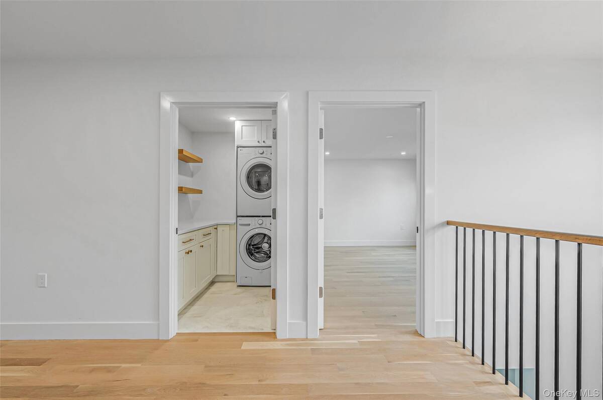 #26 photo, 2386 Marlboro Street, East Meadow , NY 11554