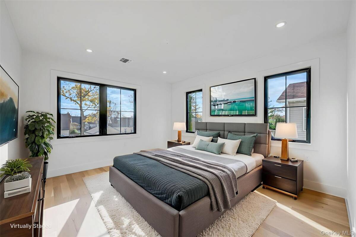 #43 photo, 2386 Marlboro Street, East Meadow , NY 11554