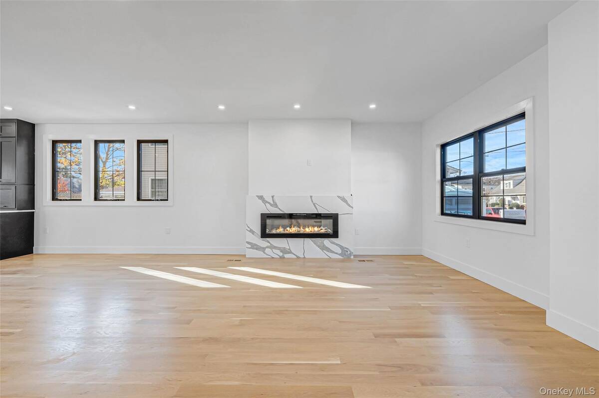 #6 photo, 2386 Marlboro Street, East Meadow , NY 11554