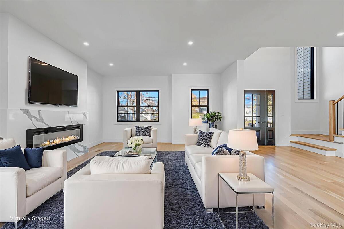 #8 photo, 2386 Marlboro Street, East Meadow , NY 11554