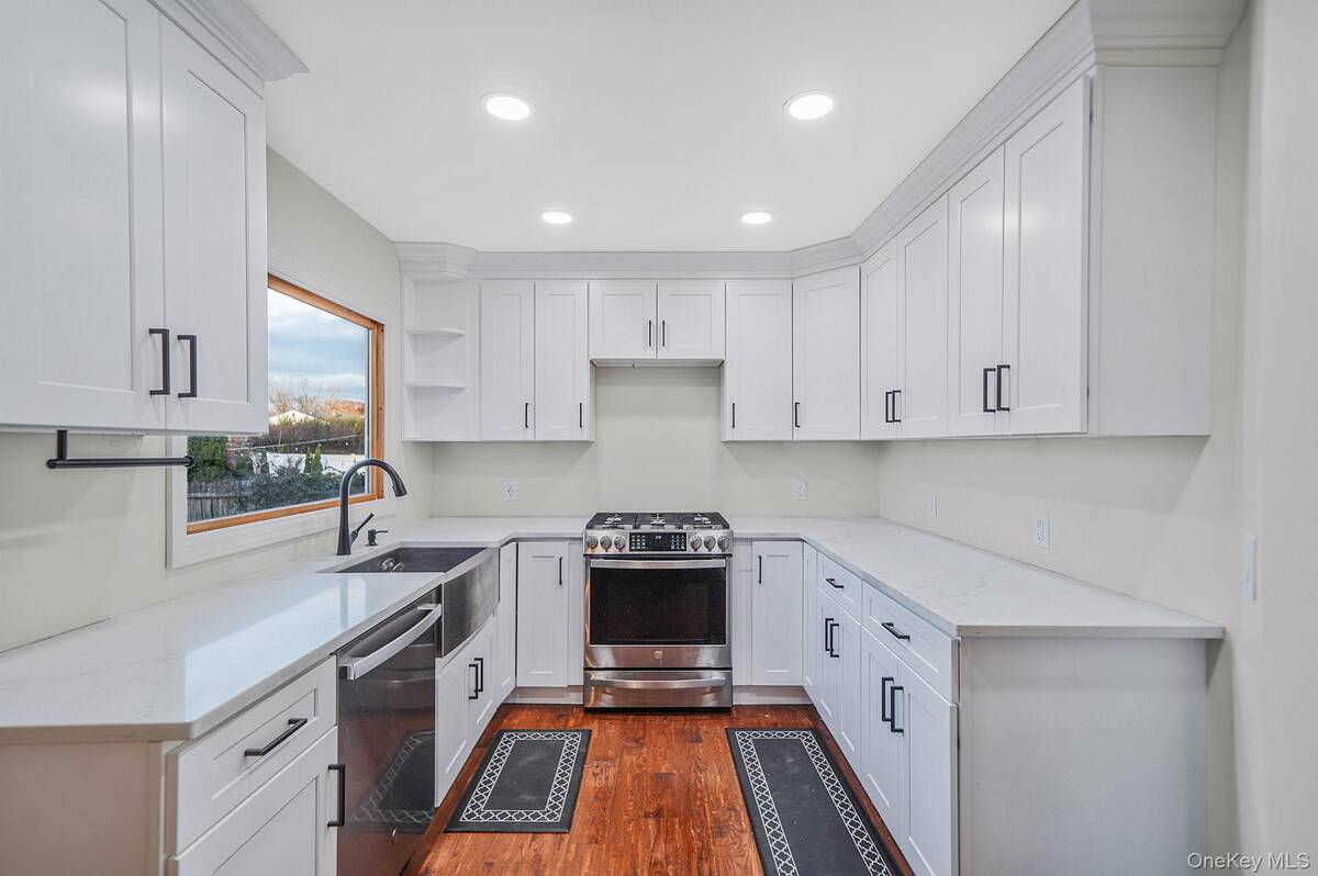 #18 photo, 273 Delaware Avenue, Bay Shore , NY 11706