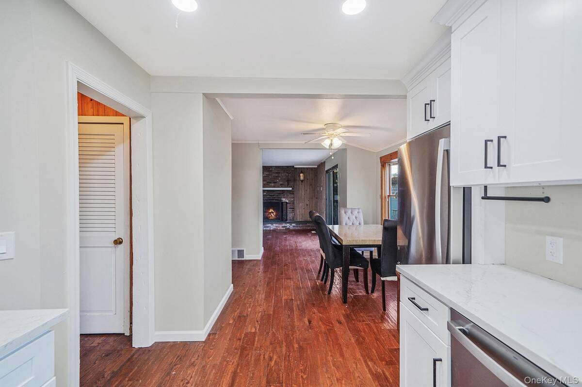 #19 photo, 273 Delaware Avenue, Bay Shore , NY 11706