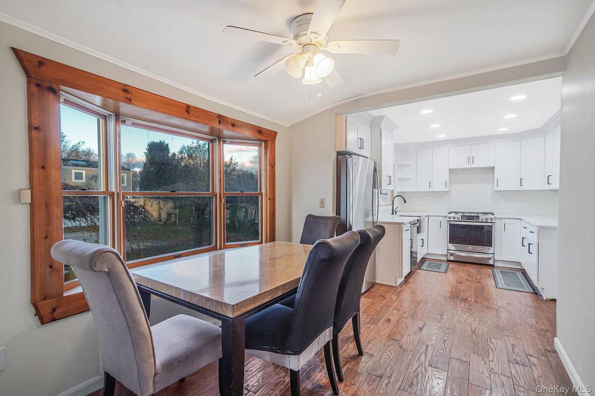 #21 photo, 273 Delaware Avenue, Bay Shore , NY 11706