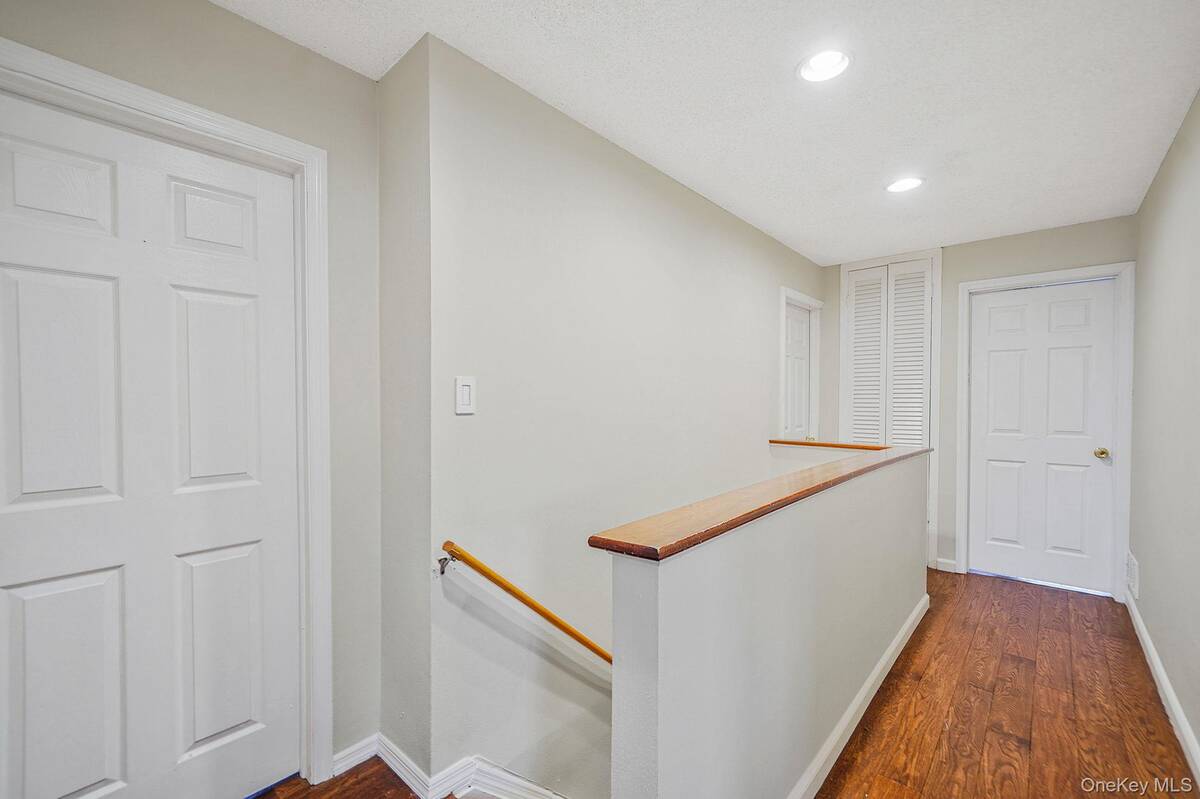 #25 photo, 273 Delaware Avenue, Bay Shore , NY 11706