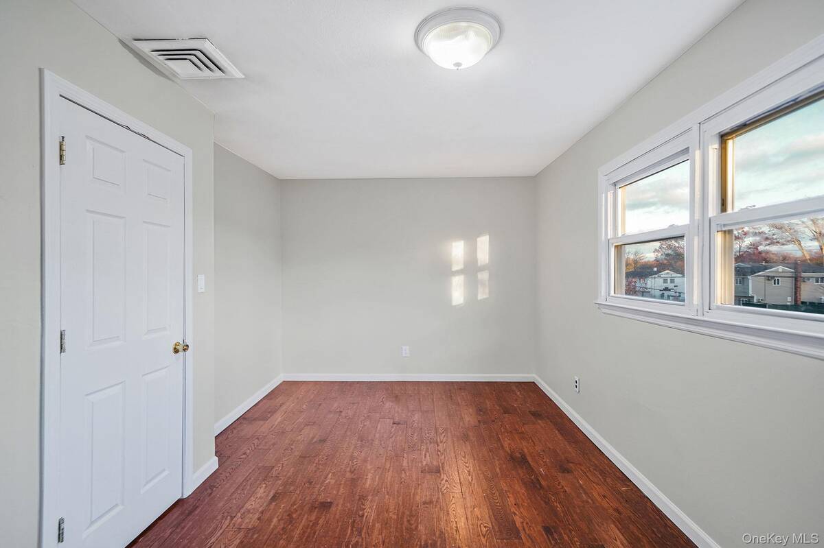 #26 photo, 273 Delaware Avenue, Bay Shore , NY 11706