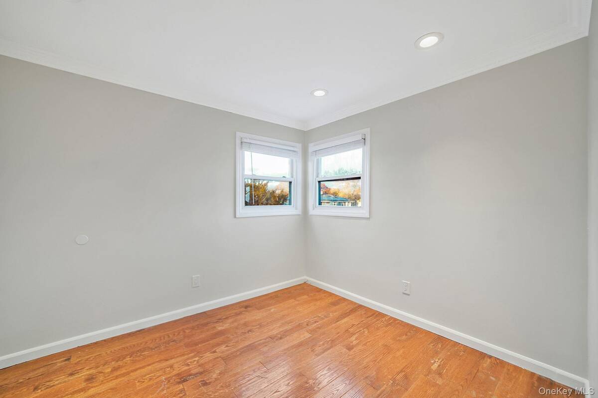 #30 photo, 273 Delaware Avenue, Bay Shore , NY 11706