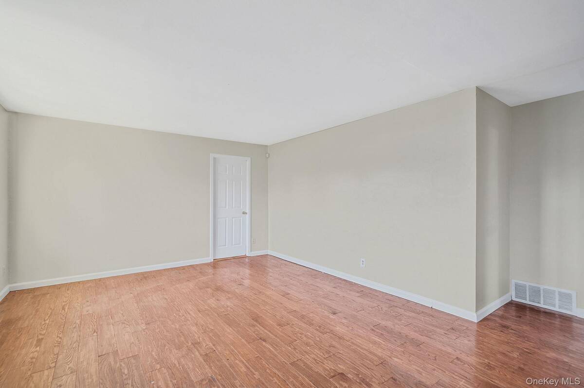 #9 photo, 273 Delaware Avenue, Bay Shore , NY 11706