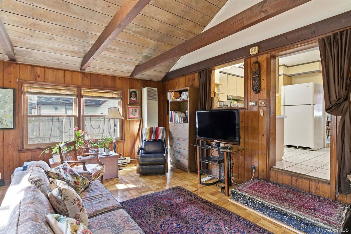 #12 photo, 107 E 13th Street, Huntington Station , NY 11746