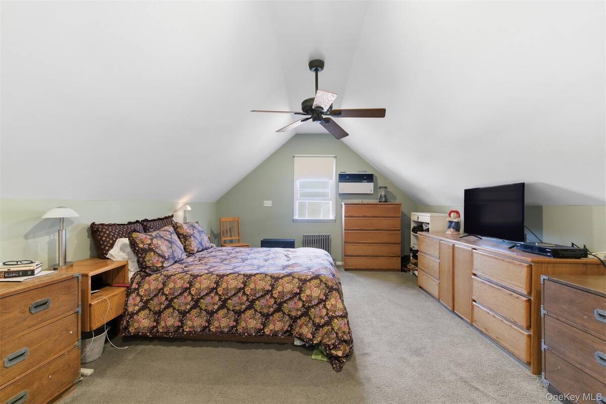 #17 photo, 107 E 13th Street, Huntington Station , NY 11746