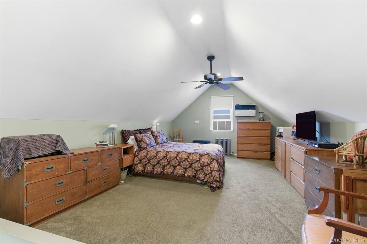 #18 photo, 107 E 13th Street, Huntington Station , NY 11746