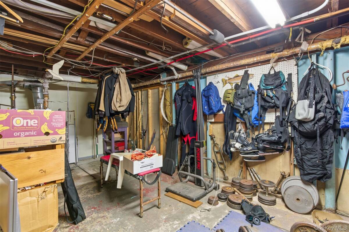 #25 photo, 107 E 13th Street, Huntington Station , NY 11746