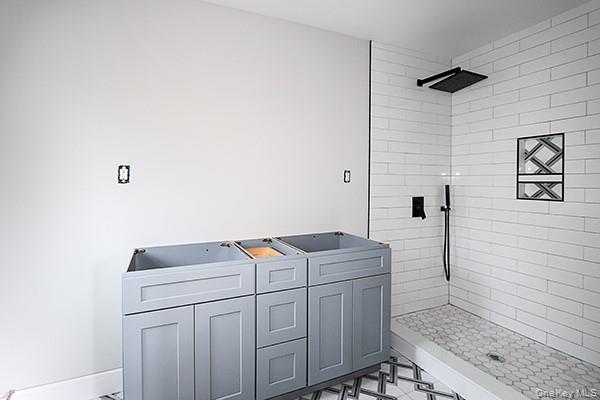 #14 photo, 127 Berkshire Road, Rockville Centre , NY 11570