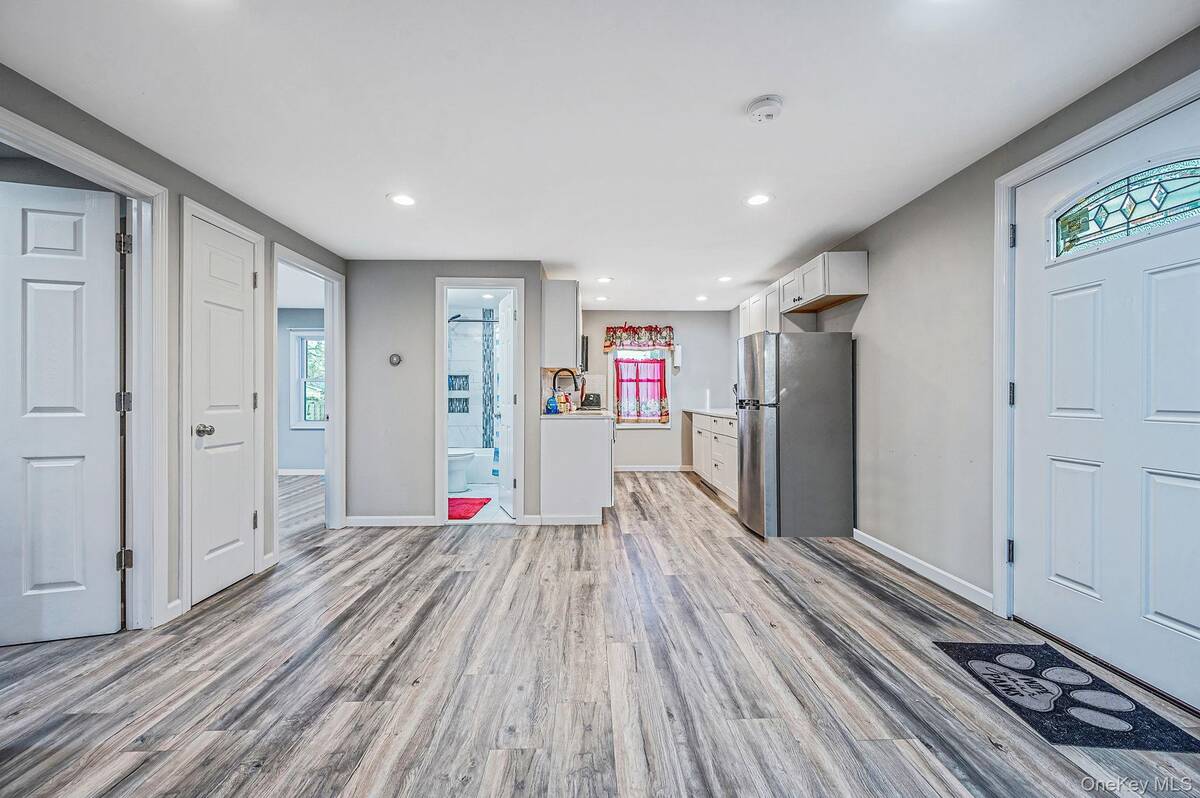 #3 photo, 15 Lafayette Drive, Shirley , NY 11967