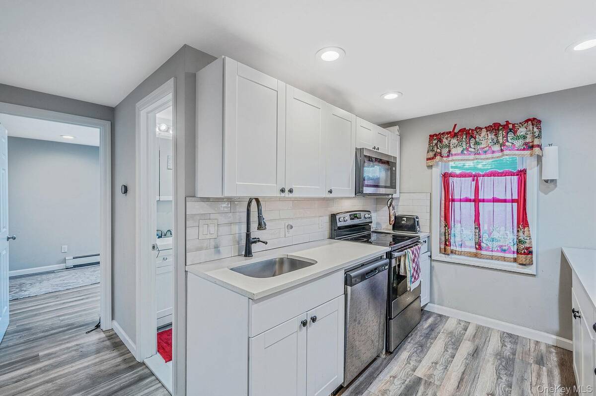 #5 photo, 15 Lafayette Drive, Shirley , NY 11967