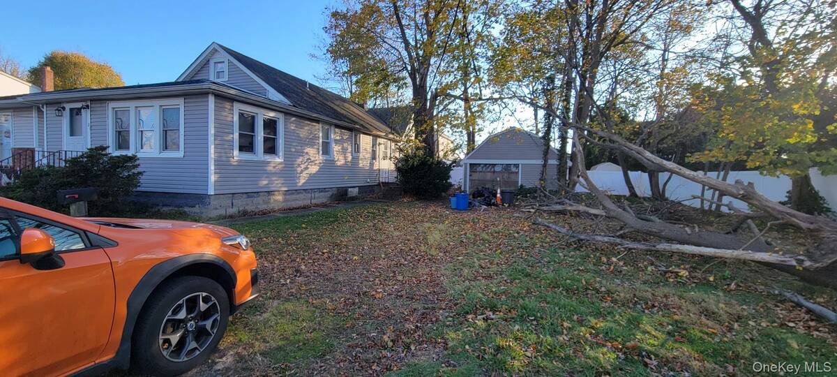 #1 photo, 11 45th Street, Lindenhurst , NY 11757