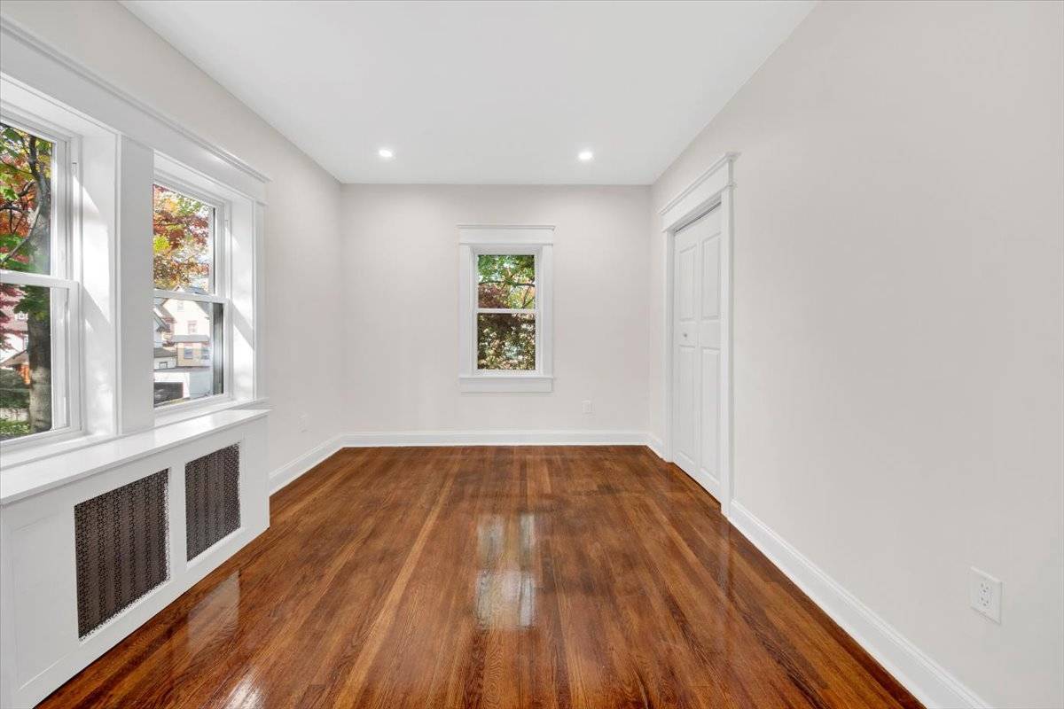 #13 photo, 170 Lawrence St, Mount Vernon , NY 10552