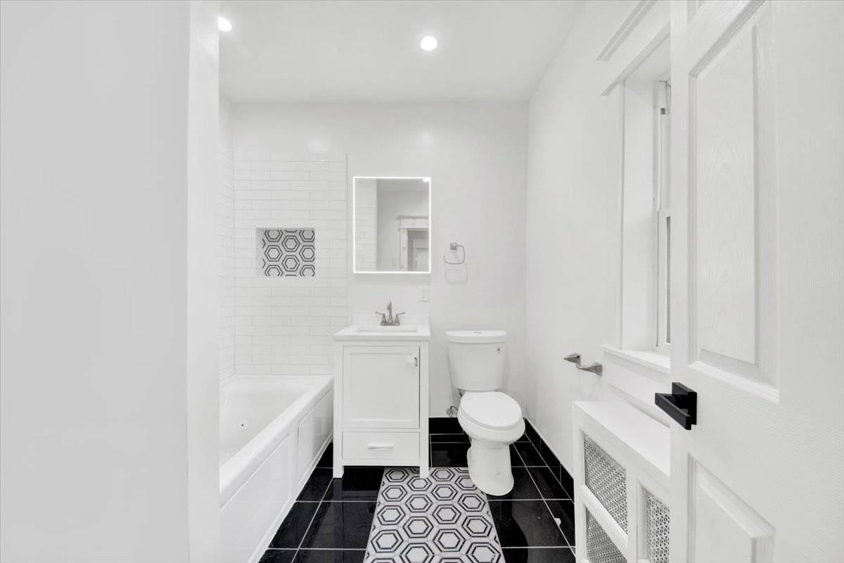 #15 photo, 170 Lawrence St, Mount Vernon , NY 10552