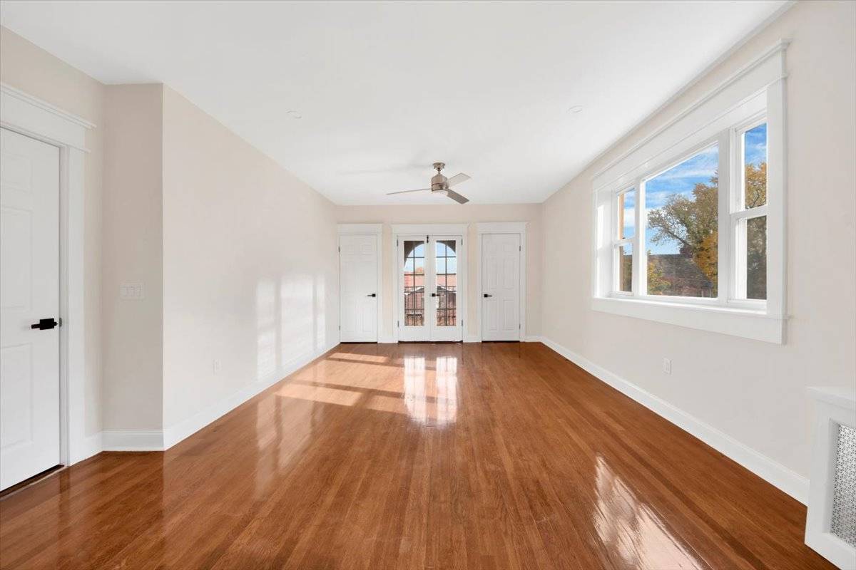 #3 photo, 170 Lawrence St, Mount Vernon , NY 10552