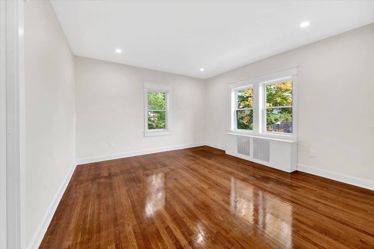 #9 photo, 170 Lawrence St, Mount Vernon , NY 10552