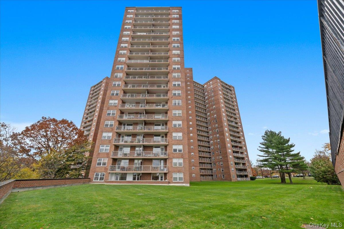 #17 photo, 5700 Arlington Avenue, Bronx , NY 10471