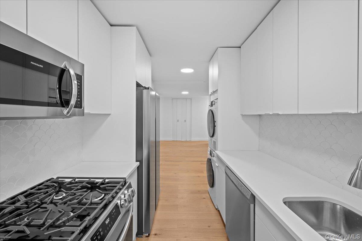 #8 photo, 5700 Arlington Avenue, Bronx , NY 10471