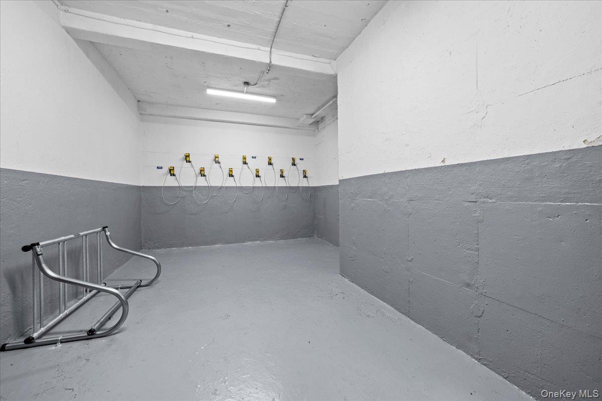 #12 photo, 3260 Netherland Avenue, Bronx , NY 10463