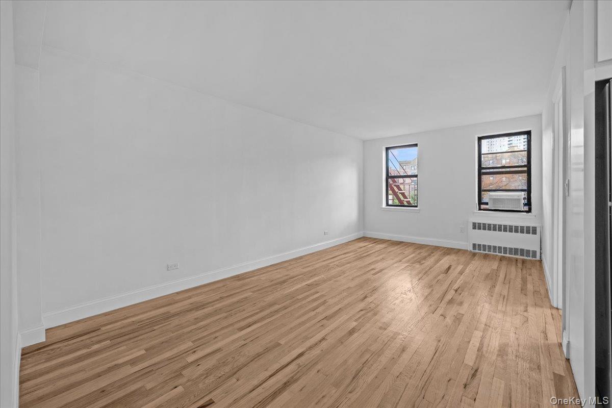 #5 photo, 3260 Netherland Avenue, Bronx , NY 10463