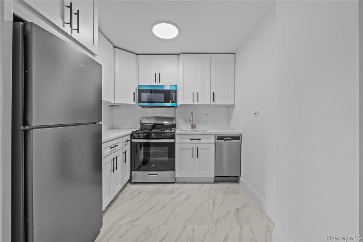 #7 photo, 3260 Netherland Avenue, Bronx , NY 10463