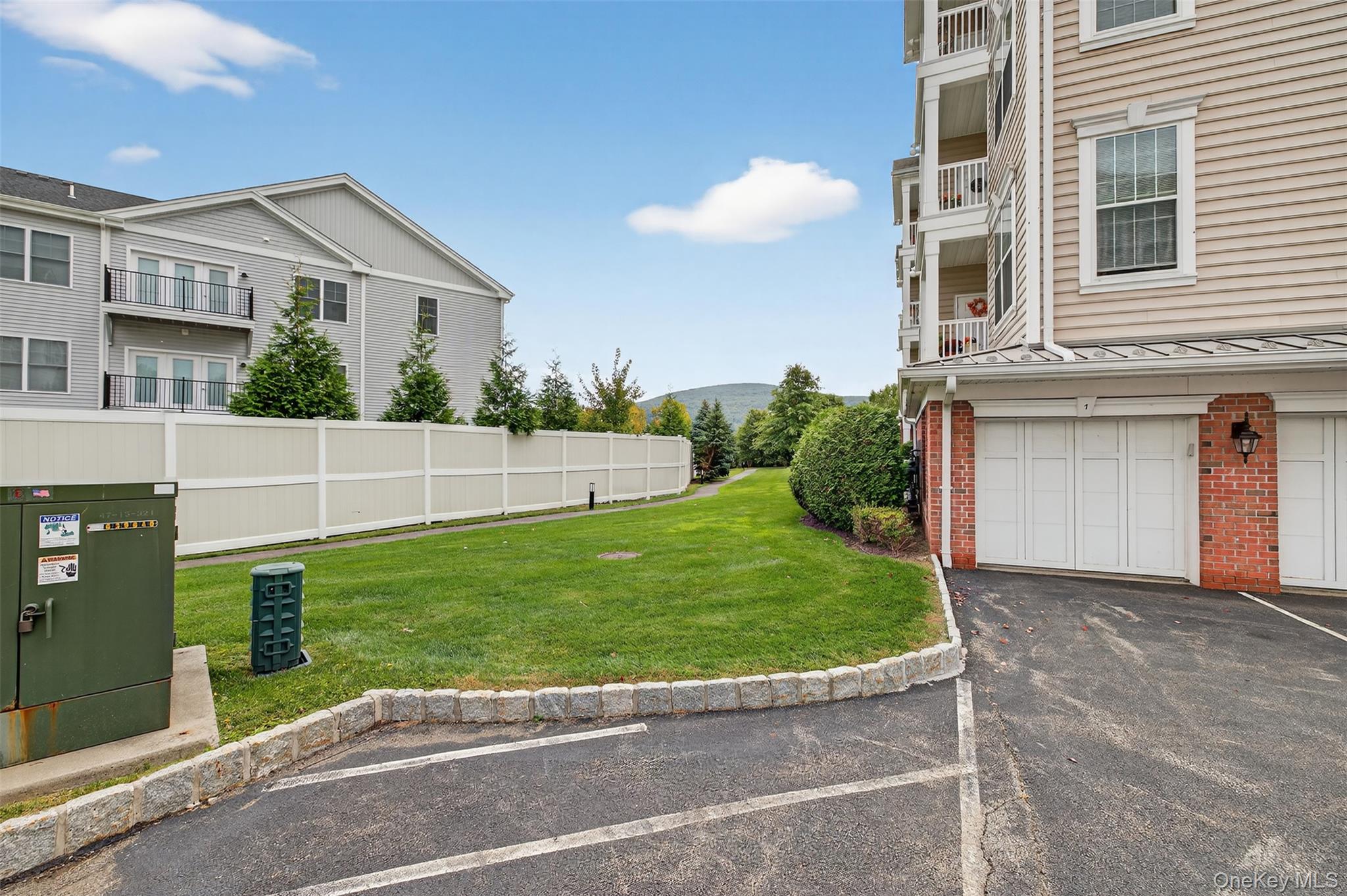 #4 photo, 736 Regency Drive, Fishkill , NY 12524