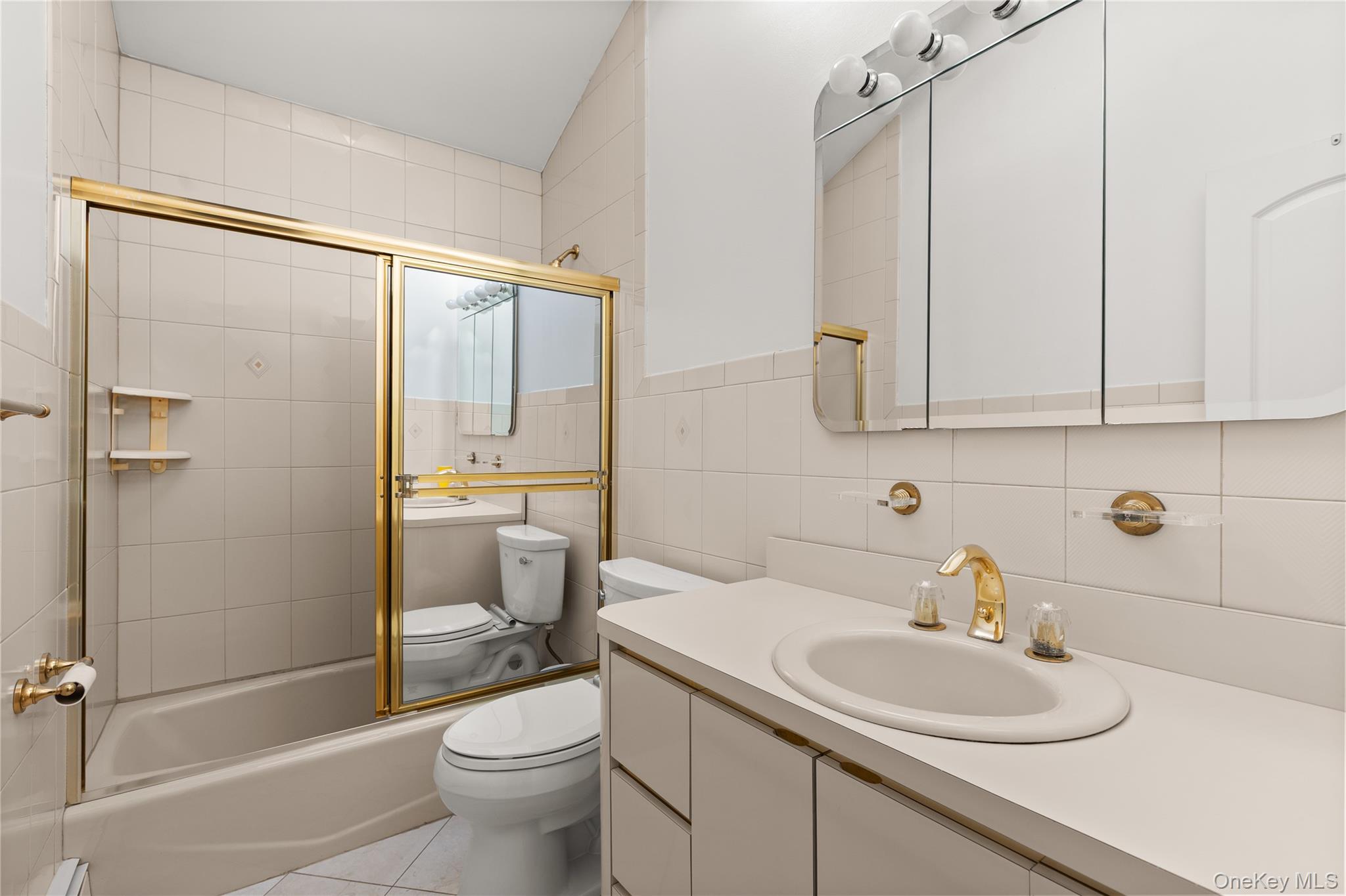 #11 photo, 157 N Alleghany Avenue, Lindenhurst , NY 11757