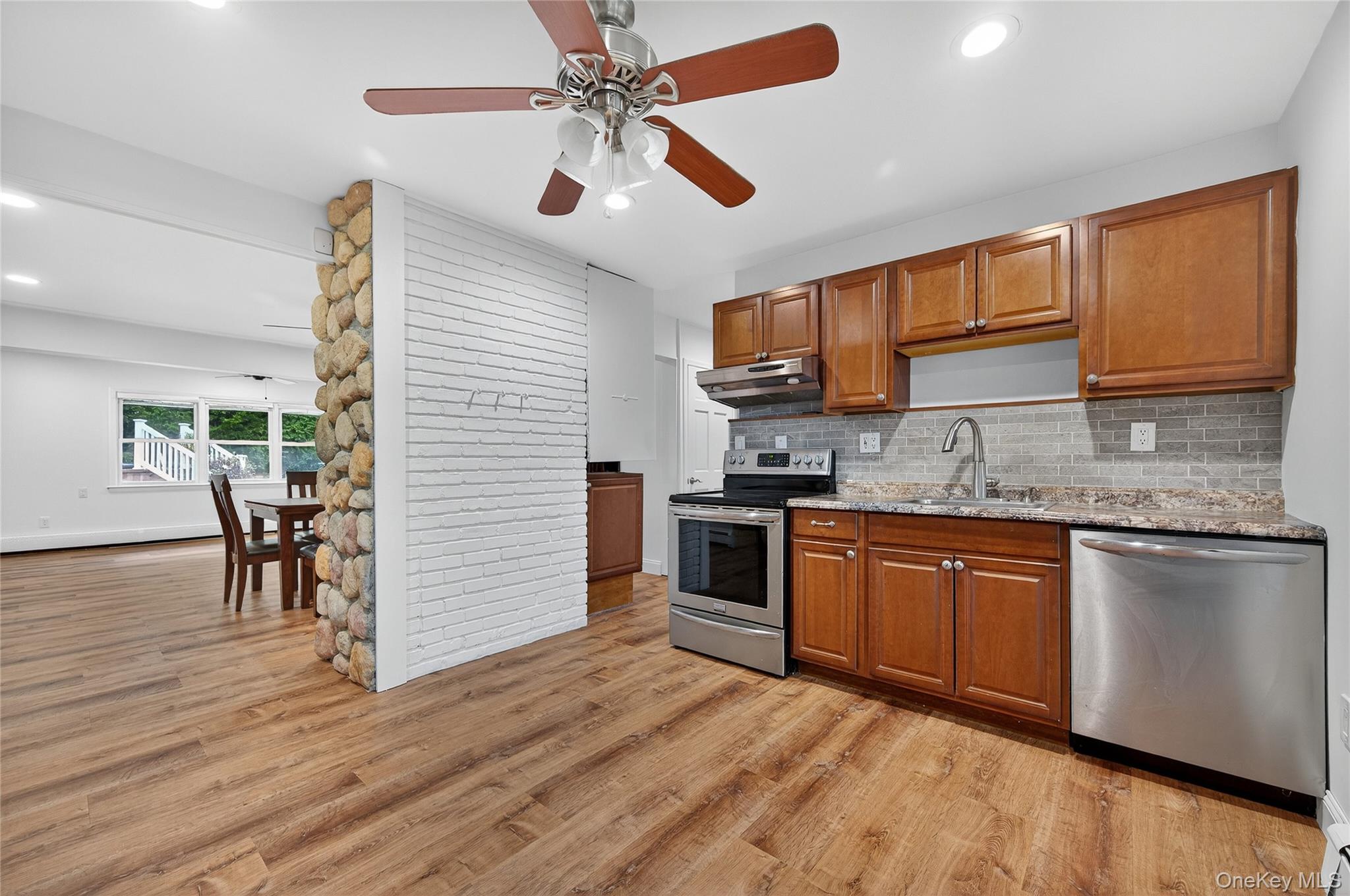 #16 photo, 7 Lowland Road, ナッソー郡 Levittown , NY 11756