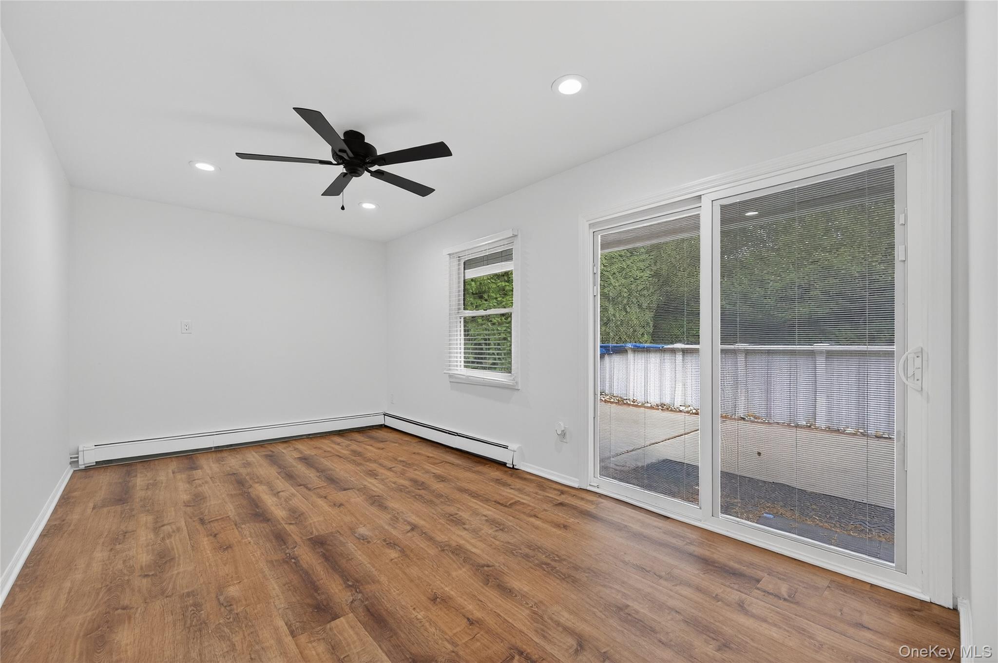 #7 photo, 7 Lowland Road, ナッソー郡 Levittown , NY 11756