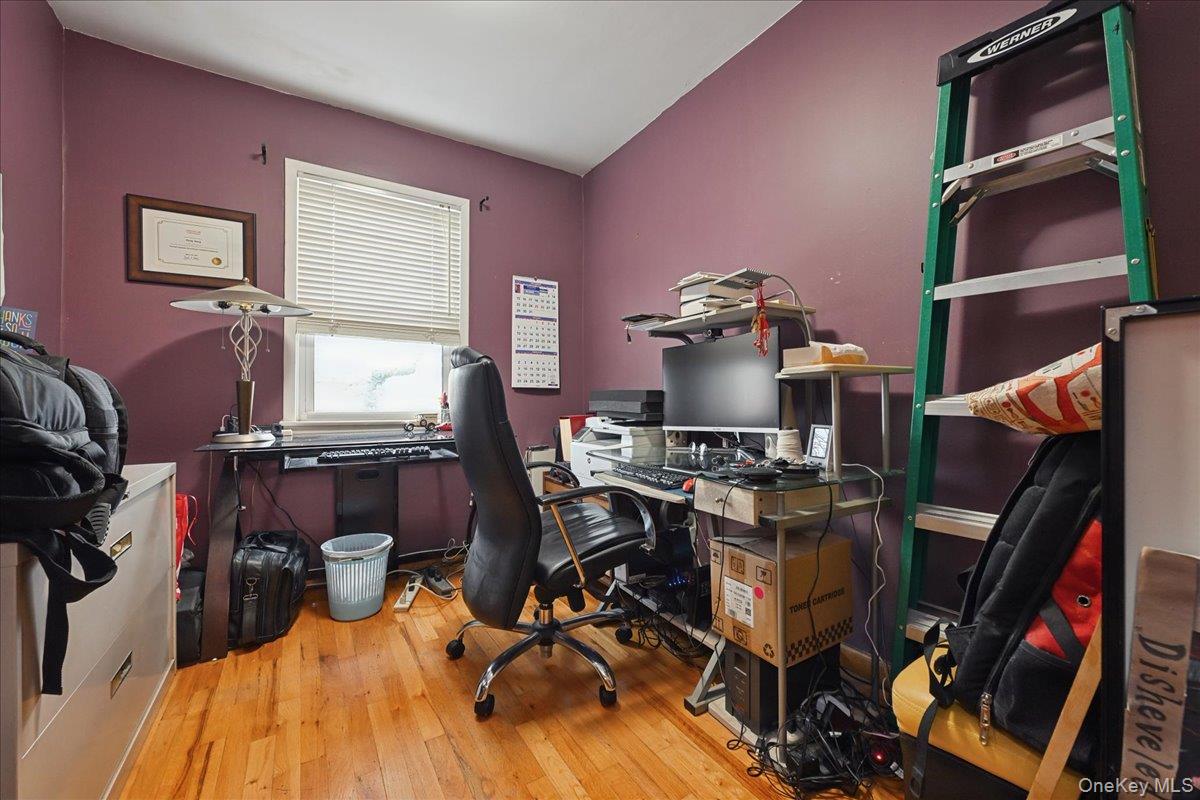 #17 photo, 6239 Douglaston Parkway, Douglaston , NY 11362