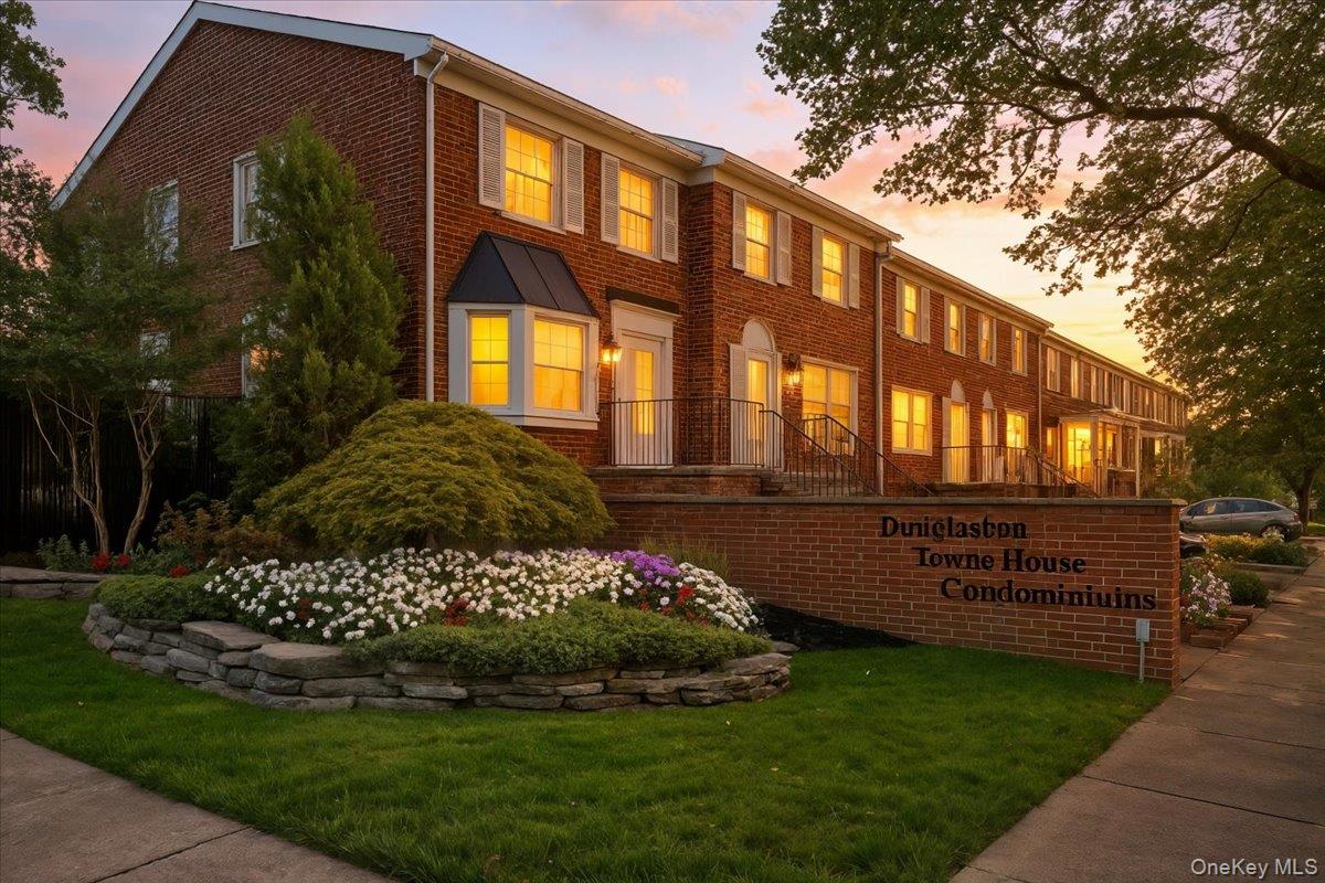 #3 photo, 6239 Douglaston Parkway, Douglaston , NY 11362